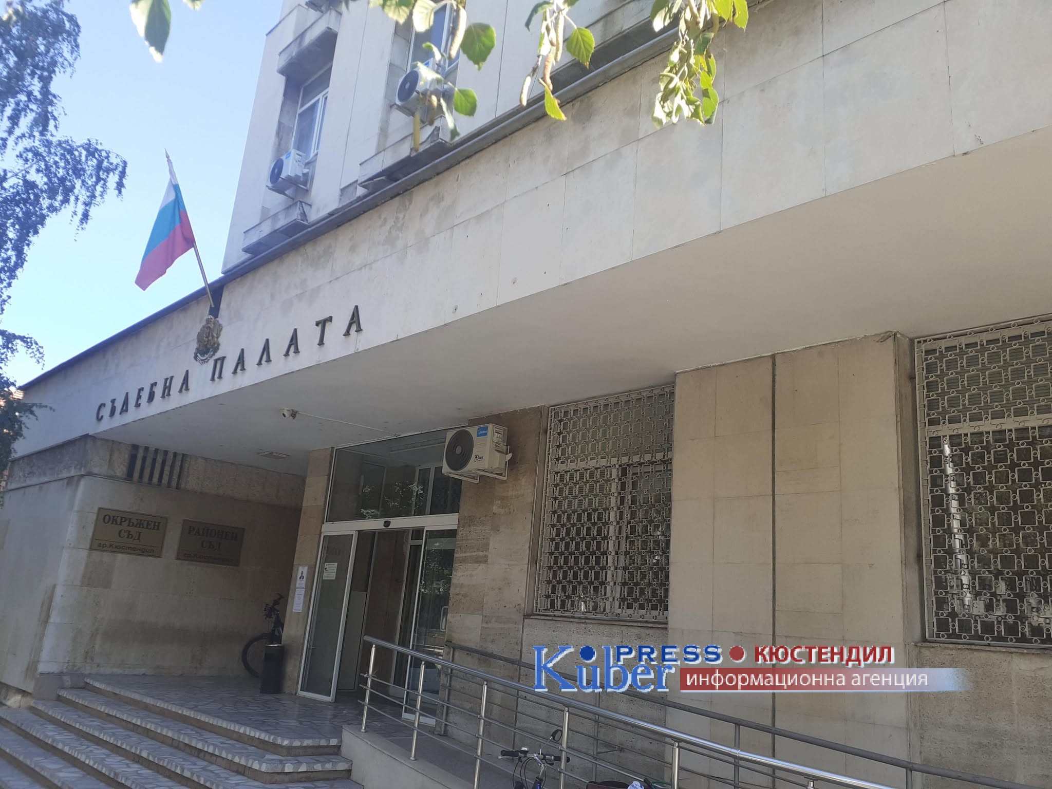  Кюстендилския съд  остави в ареста двама албанци и македонец  незаконно преминали  границата